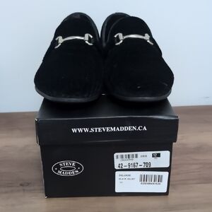 Steve Madden Deluxe Black Velvet Loafers